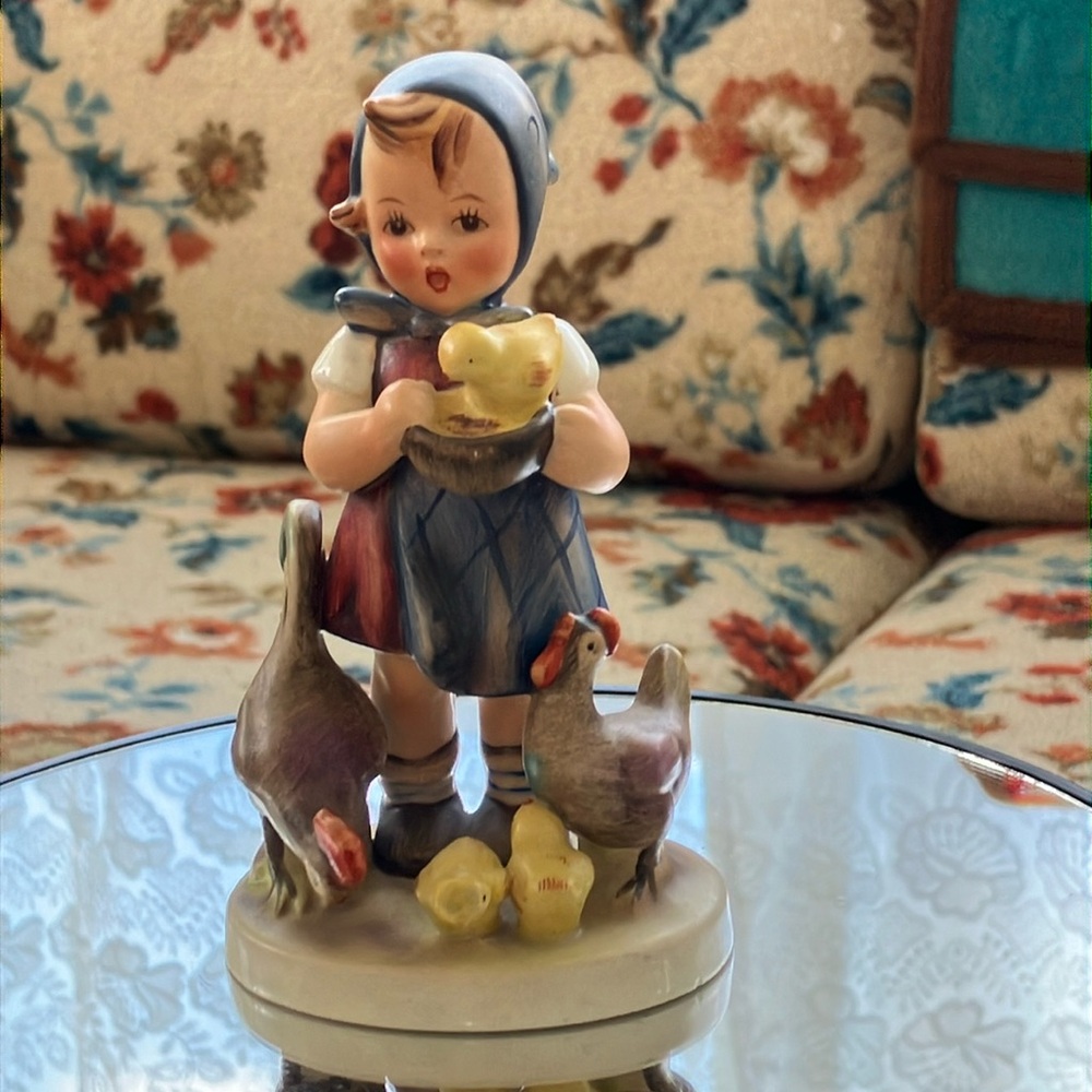 VINTAGE MI HUMMEL FEEDING TIME 1948 199/0 by W GOEBEL GERMANY LARGE BEE IN V